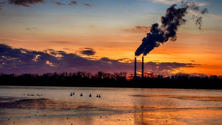 Legisladoras advierten que la reforma de permisos del Senado beneficia a petroleras y tecnológicas a costa de las comunidades 2 Legisladoras advierten que la reforma de permisos del Senado beneficia a petroleras y tecnológicas a costa de las comunidades
