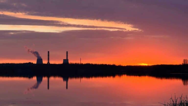 El PNUMA advierte que las políticas actuales dirigen el planeta hacia los 4,7 °F 2 El PNUMA advierte que las políticas actuales dirigen el planeta hacia los 4,7 °F