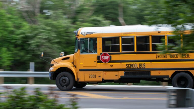 El WRI destaca la tecnología «vehicle-to-grid» para ahorrar energía con los autobuses escolares eléctricos 2 El WRI destaca la tecnología «vehicle-to-grid» para ahorrar energía con los autobuses escolares eléctricos